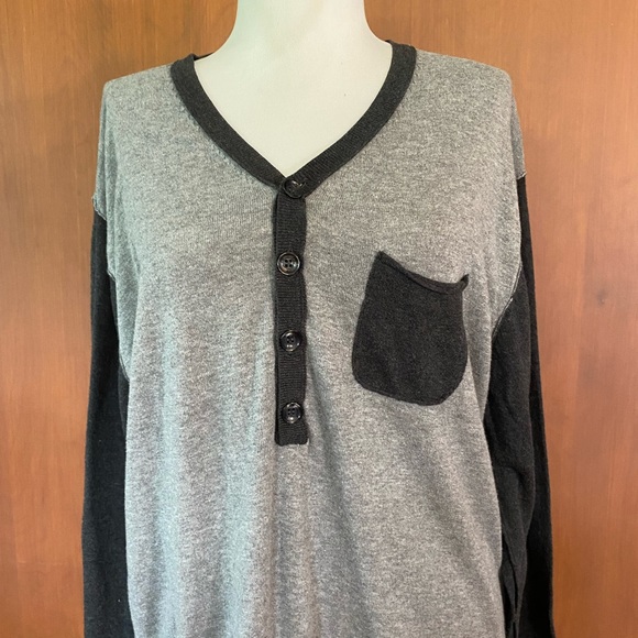 Analog gray color block sweater - Picture 5 of 6